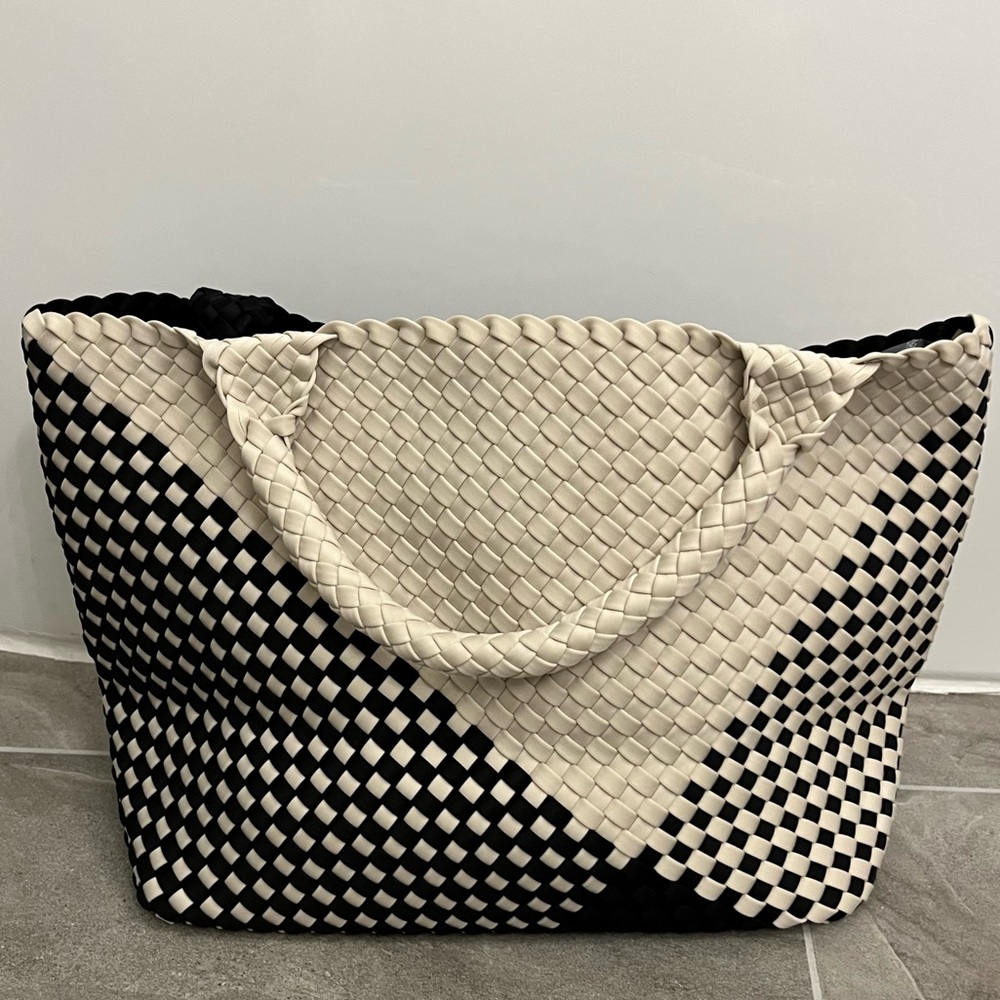 Neoprene lightweight woven tote bag in black and cream